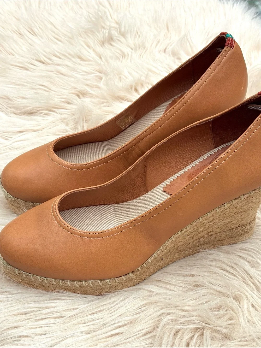 Penelope Chilvers EUC Leather Scoop Espadrille Wedge Pumps Sz 41, 10 US